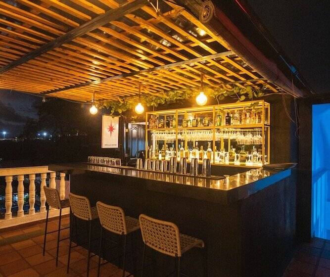 فندق San Felicin Hostel