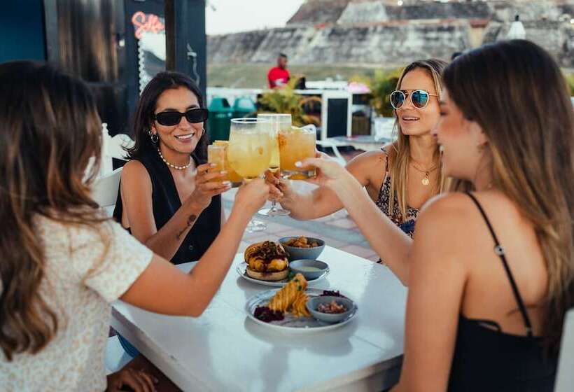 فندق San Felicin Hostel