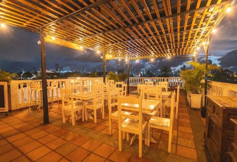 فندق San Felicin Hostel