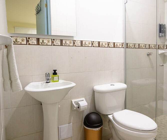 فندق San Felicin Hostel