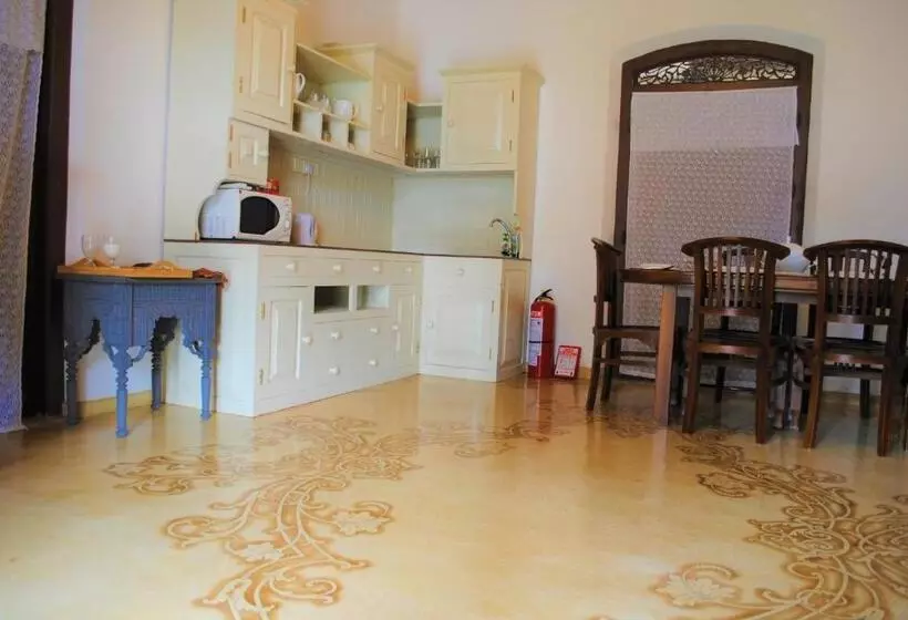 Hotelli The Kabok Villa By Vivanya