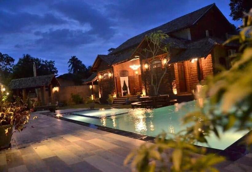 Отель The Kabok Villa By Vivanya