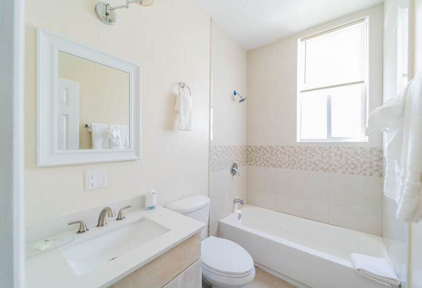 Le Bleu Bed And Breakfast