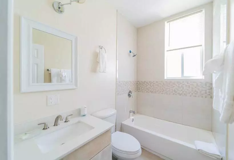 Le Bleu Bed And Breakfast