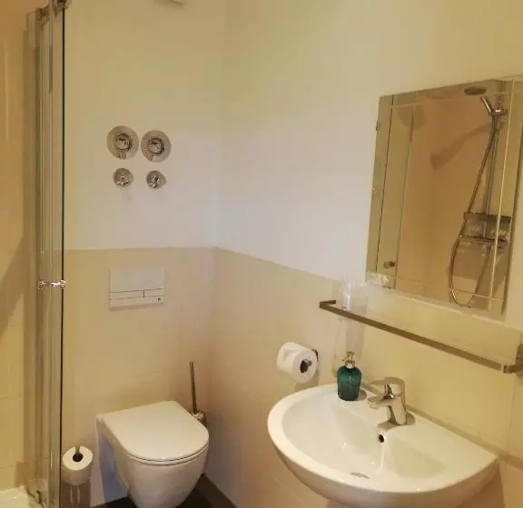 ペンション Apartmenthaus Mehrow