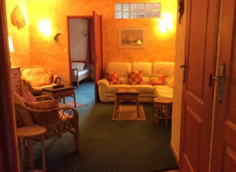 Пансион Les Jardins De Valaurie