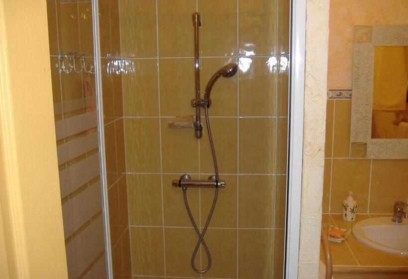 Пансион Les Jardins De Valaurie