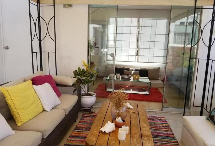 بنسيون Malu House   Peru   Lima