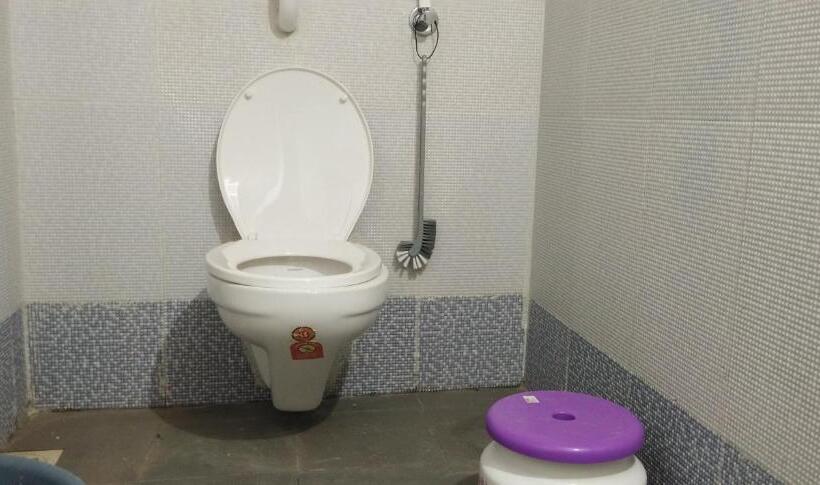 פנסיון Mhatre S Guest House