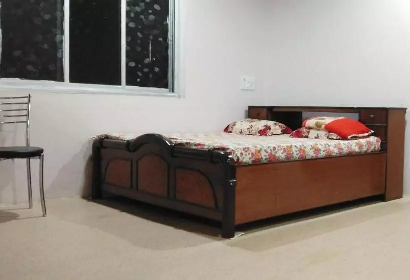 ペンション Mhatre S Guest House