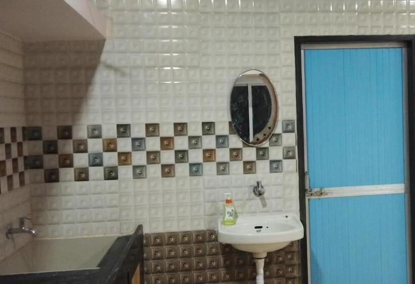 פנסיון Mhatre S Guest House