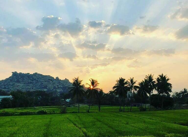 פנסיון Sunrise Guest House & Restaurant