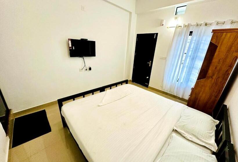 הוסטל Edassery Arcade Inn