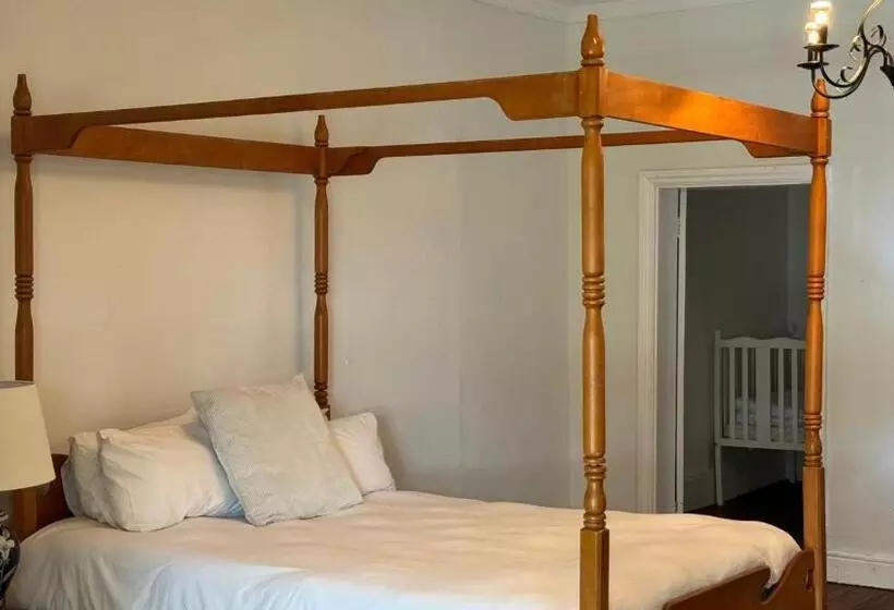 ユースホステル Summerhill Inn