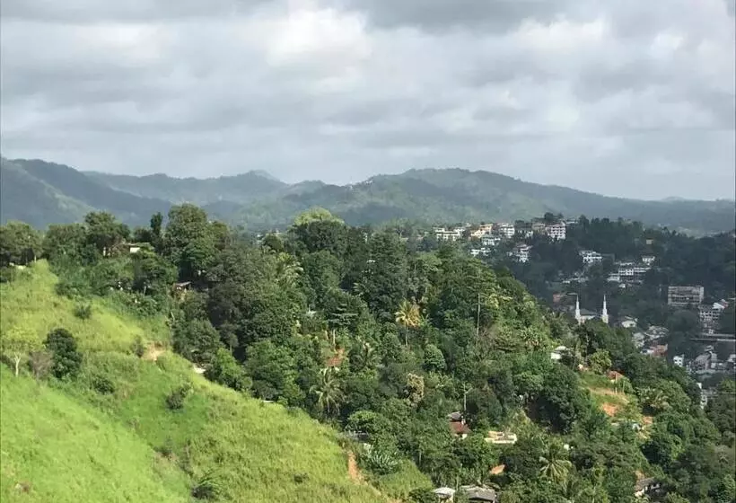 Aamiaismajoitus (B&B) Tikiri Latha Hanthana