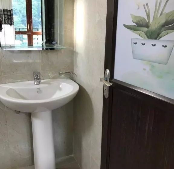 Aamiaismajoitus (B&B) Tikiri Latha Hanthana