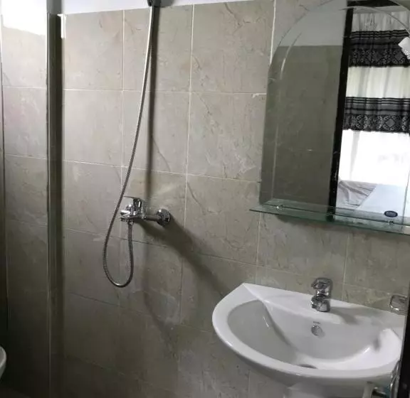 Aamiaismajoitus (B&B) Tikiri Latha Hanthana