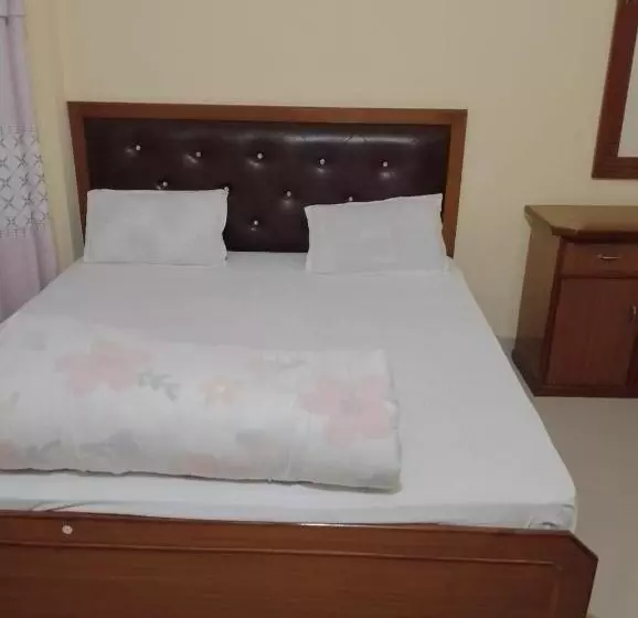 هتل Aradhya