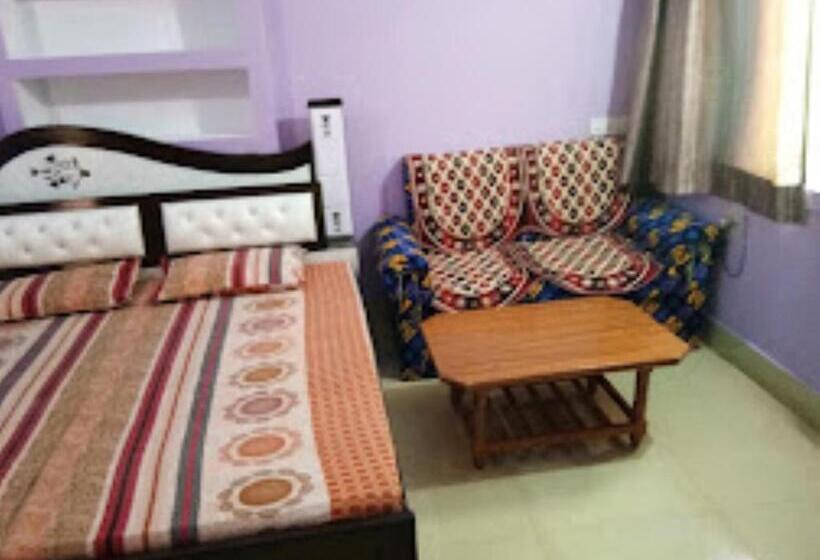 בית מלון כפרי Great Gallaxy,datia