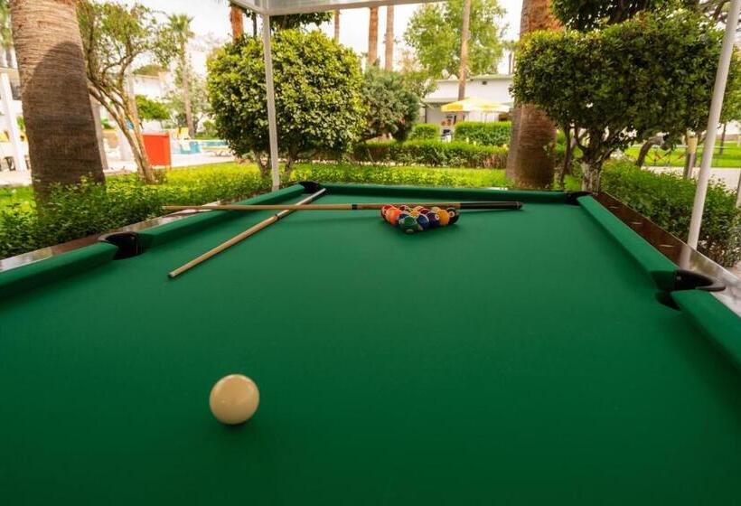 هتل Mali̇bu Resort