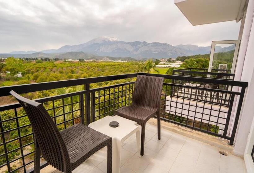 هتل Mali̇bu Resort