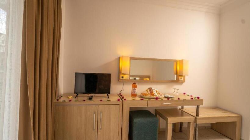 هتل Mali̇bu Resort