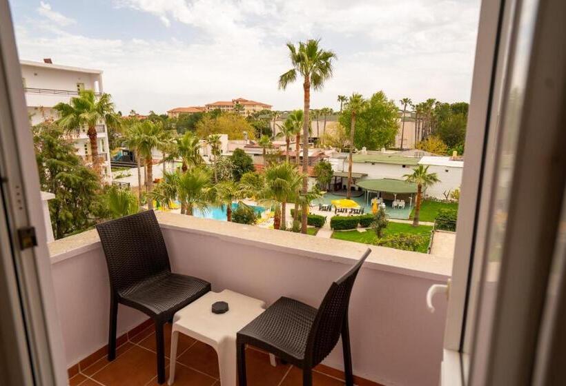 هتل Mali̇bu Resort