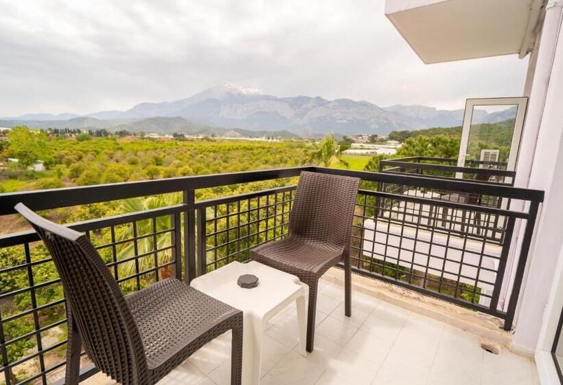 هتل Mali̇bu Resort