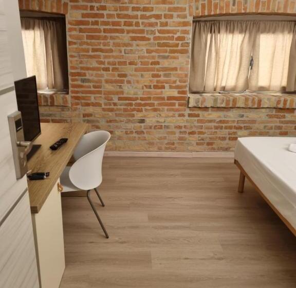 Отель Simona Rooms