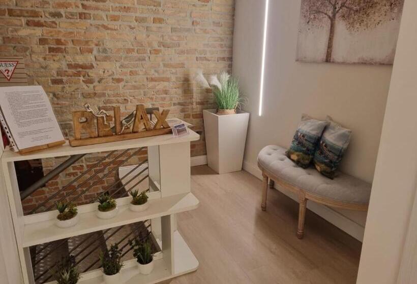 Отель Simona Rooms