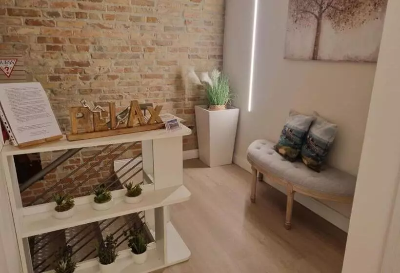 Hotelli Simona Rooms