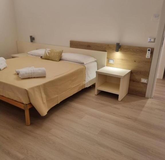 Отель Simona Rooms