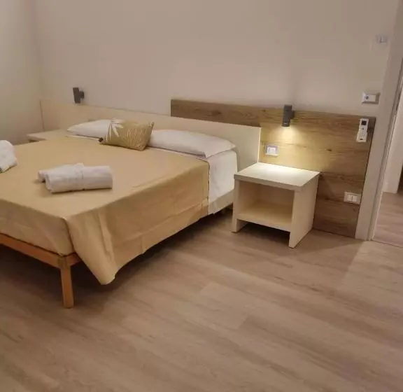 Hotelli Simona Rooms