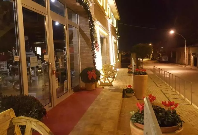 Hotelli Simona Rooms