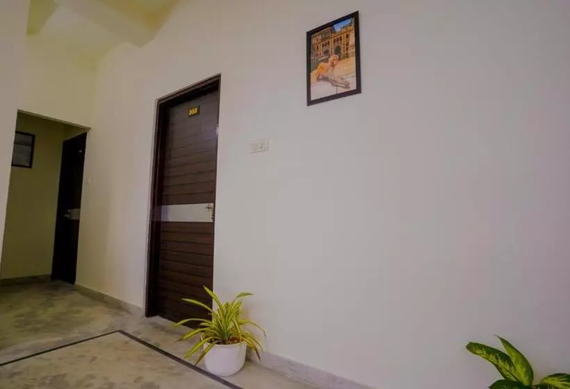 هتل Stay Inn