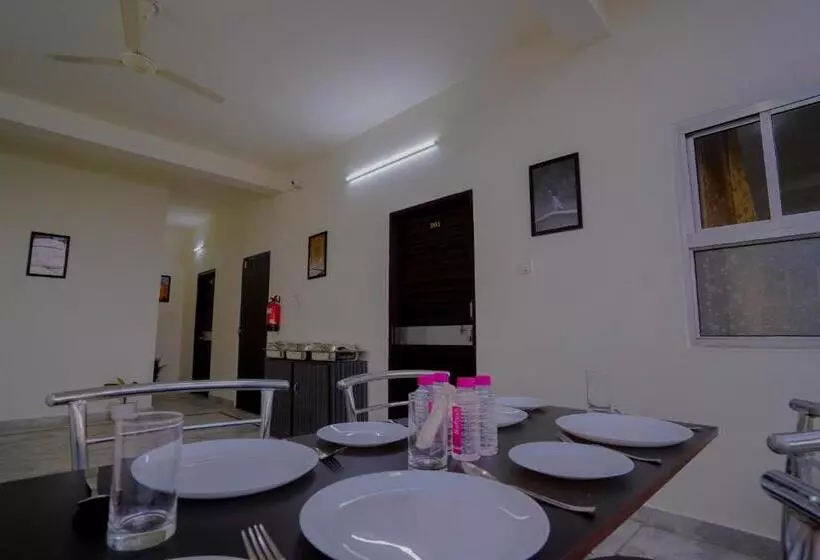 هتل Stay Inn