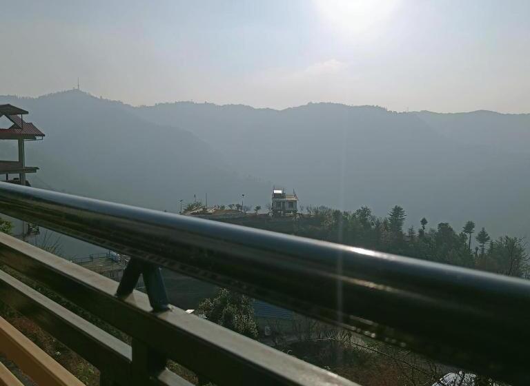 Отель The Royal Moon