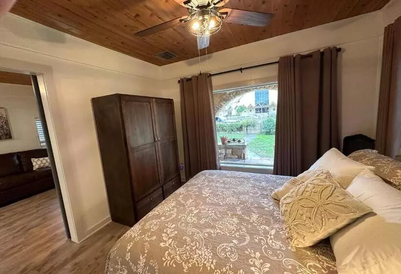 Majatalo A Place On Pecan