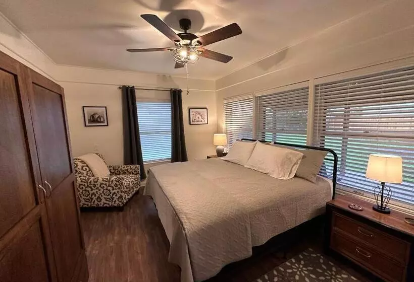 Majatalo A Place On Pecan