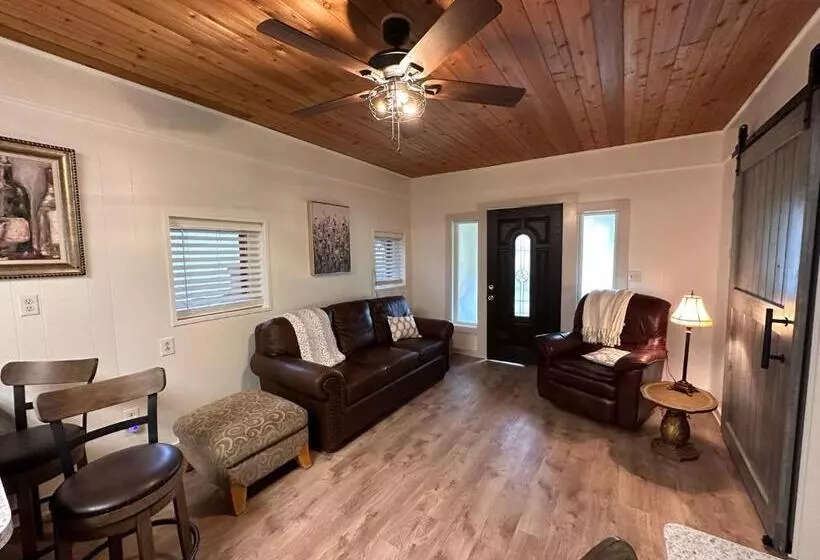 Majatalo A Place On Pecan