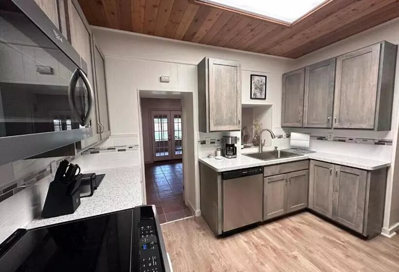 Majatalo A Place On Pecan