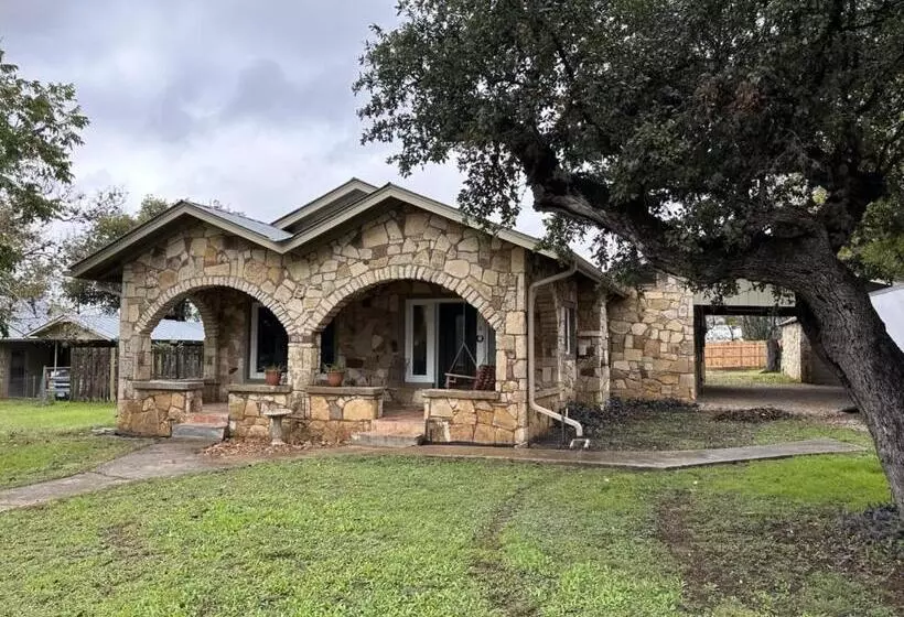 Majatalo A Place On Pecan