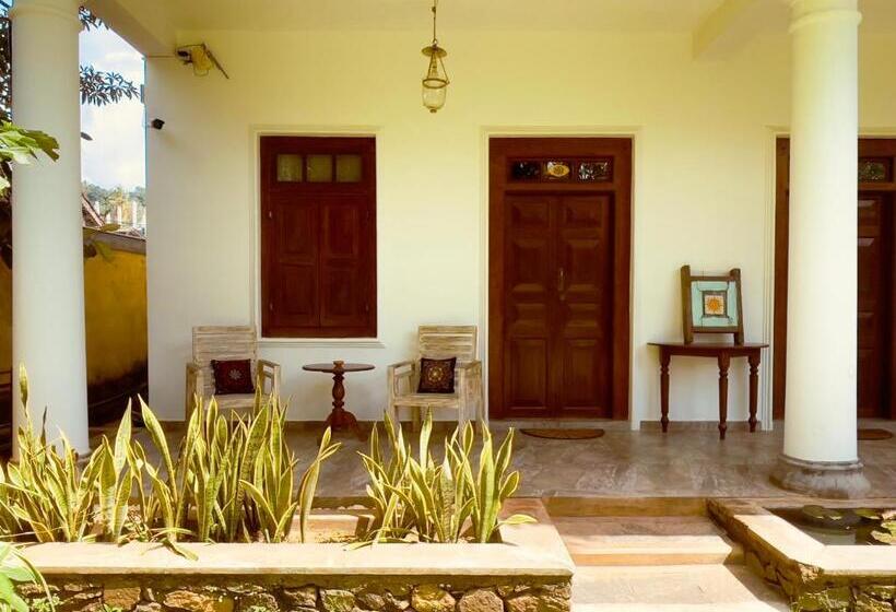 Pensione Dharma Place