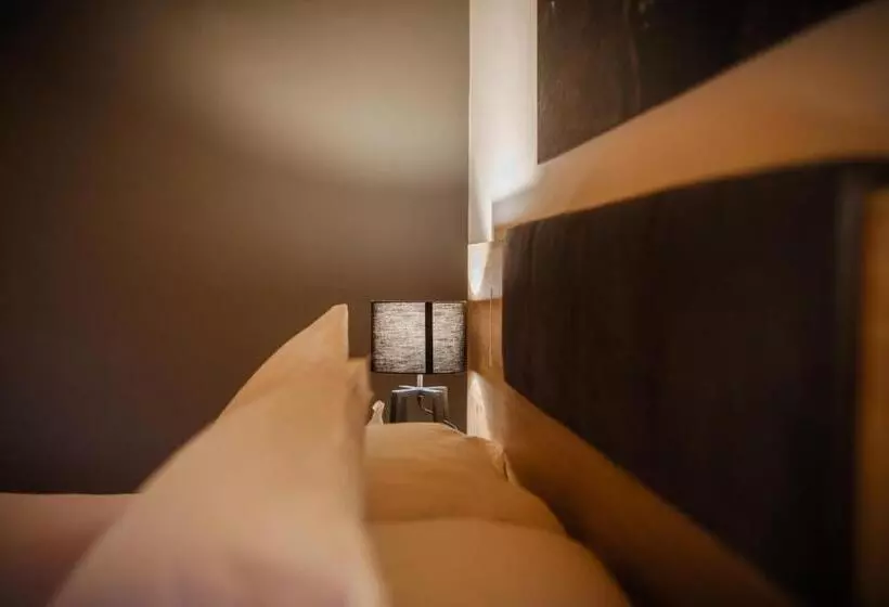 ペンション Elbi Suites   Countryside Retreat