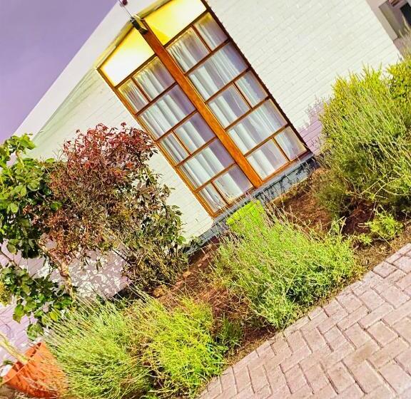 بنسيون Ethembeni Guesthouse