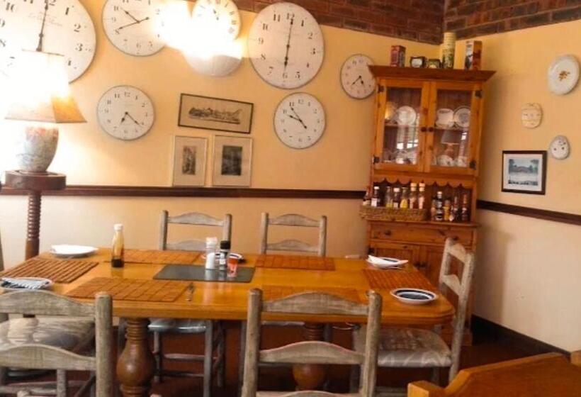 بنسيون Fawn Castle Guesthouse