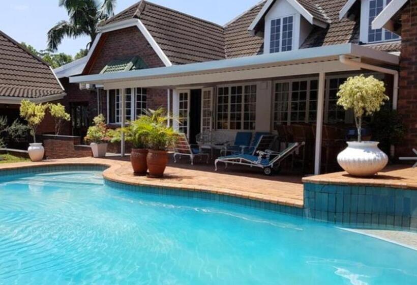 بنسيون Fawn Castle Guesthouse