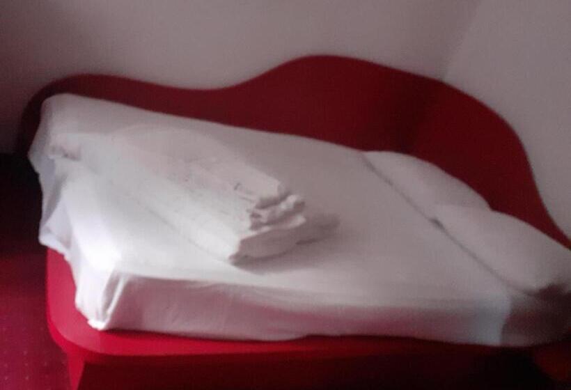 بنسيون Hanul Anitei La Paducel