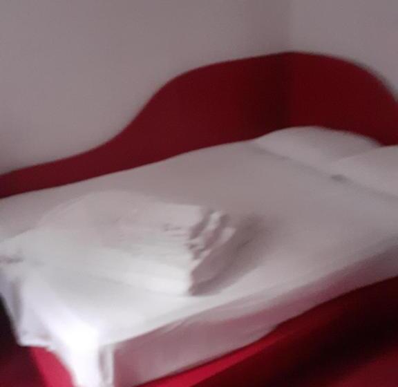 بنسيون Hanul Anitei La Paducel