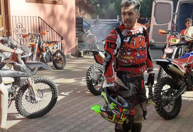 بنسيون Hanul Anitei La Paducel